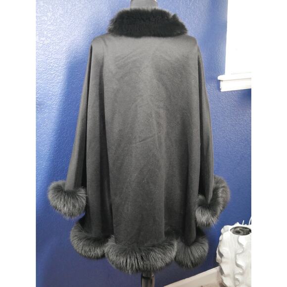 Stunning Cashmere Cape with Fox Fur trim Coat Jacket Wrap - Picture 4 of 6